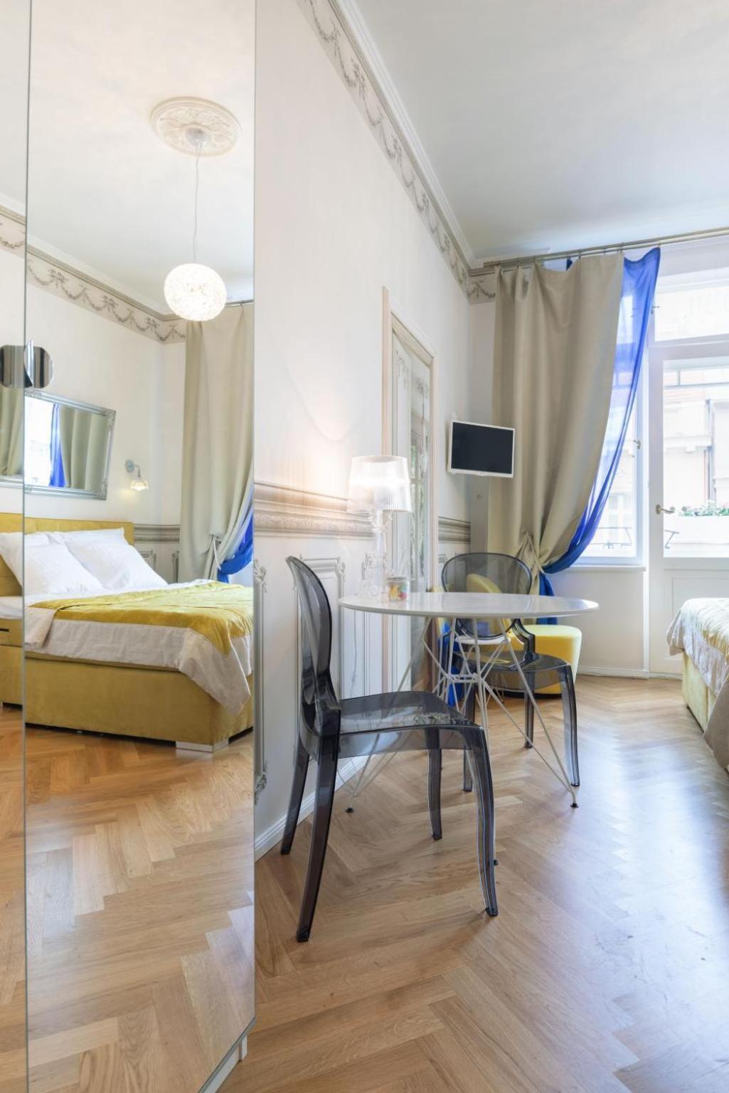 Prague Days - Sunny Riverside Apartments With Terraces Exteriör bild